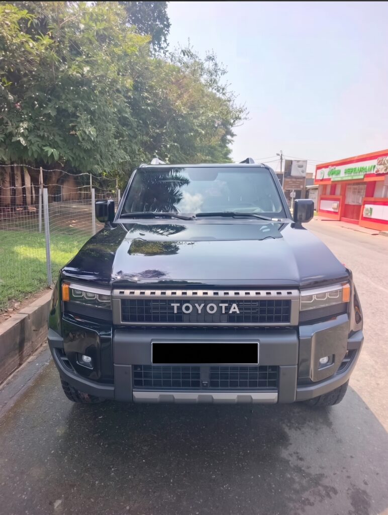 Black Toyotal Land Cruiser Prado Front